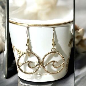 5 For $25💫Gold Ocean Wave Dangles Earrings
